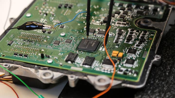 Engine control unit repair service in Dubai