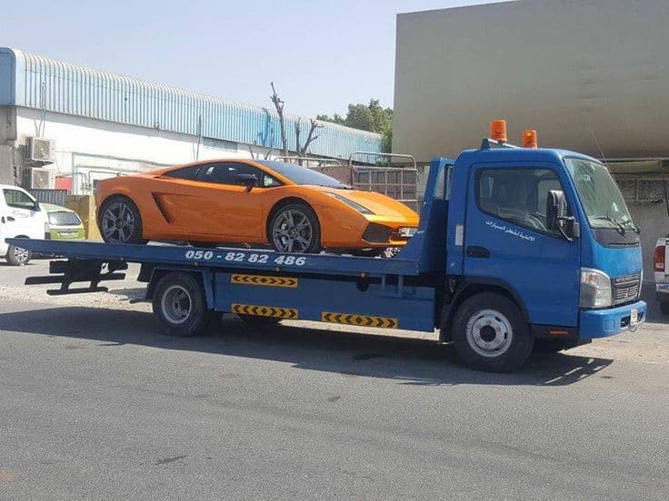 Car recovery and towing service in Dubai
